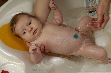 Как правильно купать новорожденного2