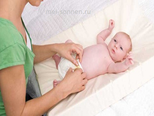 Как правильно надеть подгузник на младенца и как часто нужно его менять