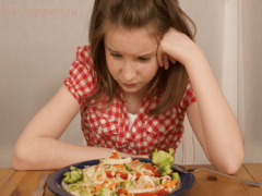 Почему ребенок подросток отказывается от еды?