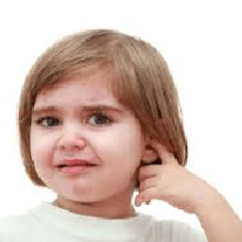 У ребенка болит ухо: что делать в домашних условиях