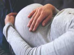 Что означают белые выделения при беременности?