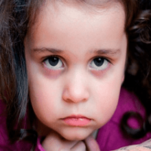 Почему у ребенка синяки и мешки под глазами